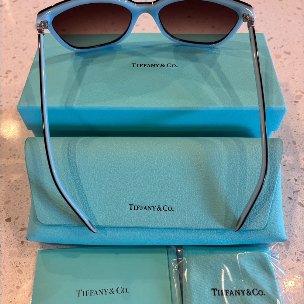 Tiffany & Co. Havana Brown Gradient Sunglasses with Tiffany Blue Accents! New 😎 - Picture 5 of 16